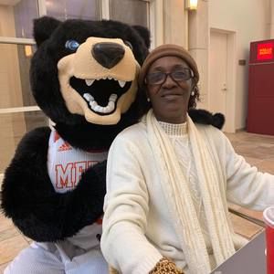 Meet your Posher, Gloria